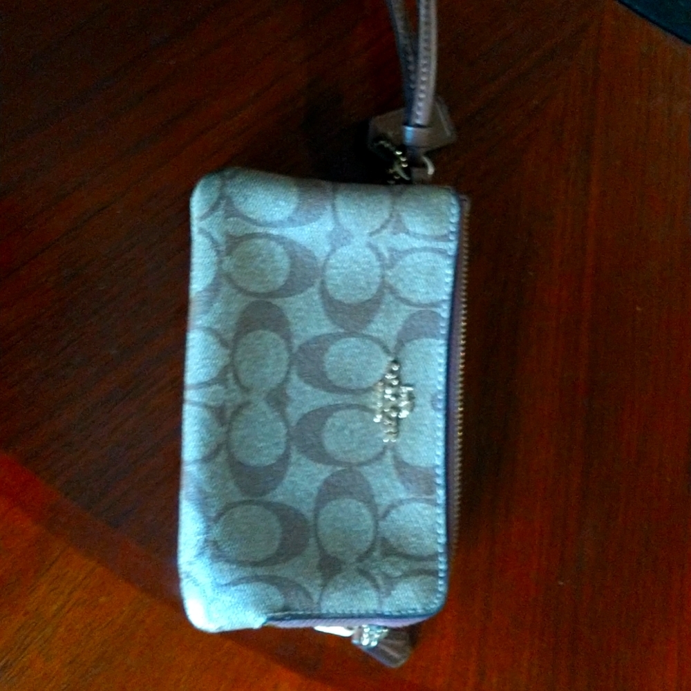 Wristlet